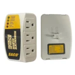Protector de voltaje SACO con 3 tomacorrientes, 15A/1800W y supresión de picos de 140J. Protege equipos electrónicos contra sobre voltaje y bajo voltaje. 120V.