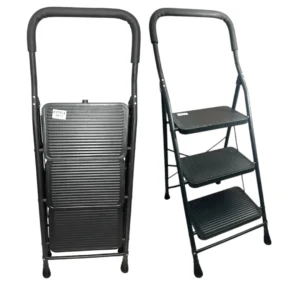 Escalera plegable negra de 3 peldaños con pasamanos y superficie antideslizante