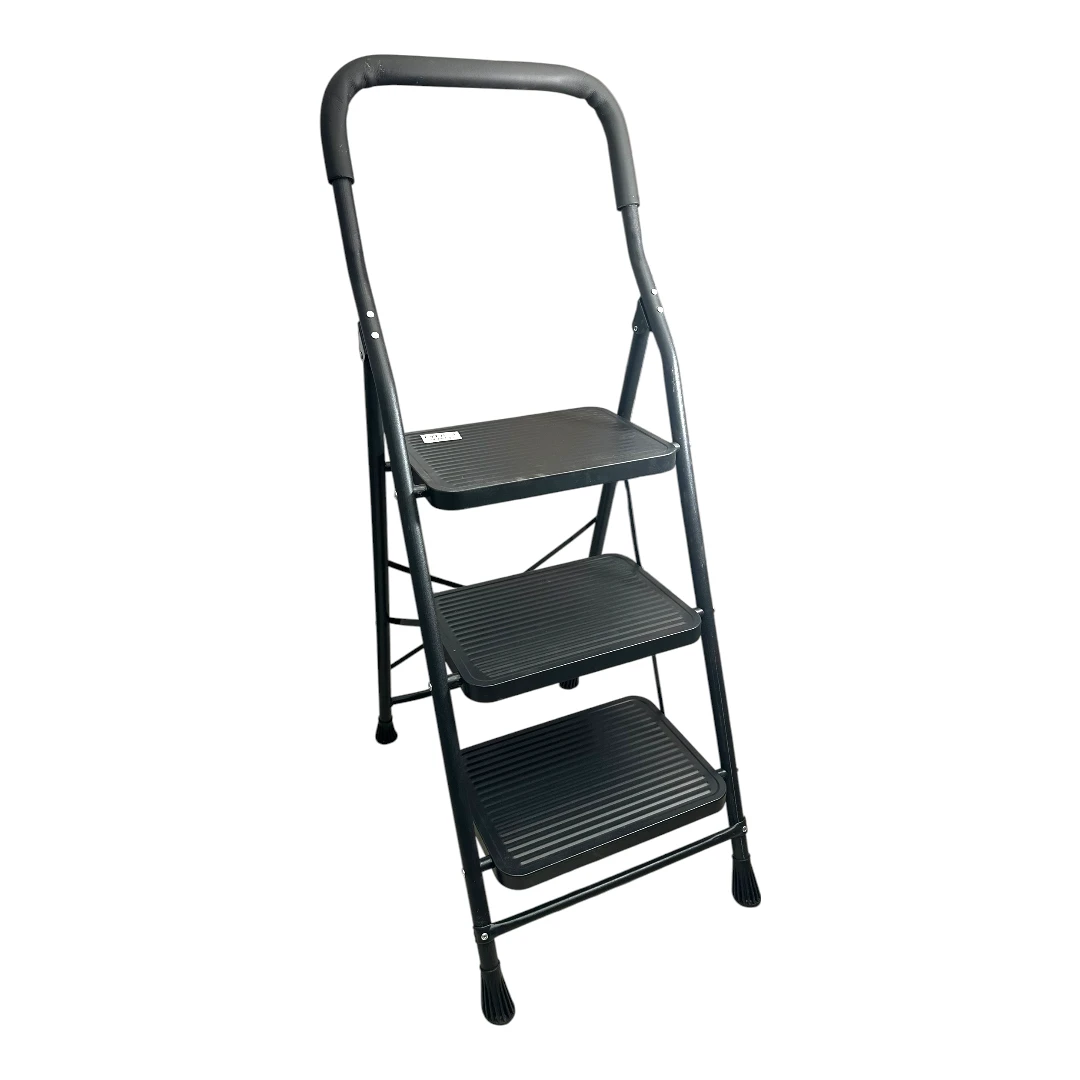 Escalera Plegable 3 Peldaños con Pasamanos NEGRA Escalera plegable negra de 3 peldaños con pasamanos y superficie antideslizante